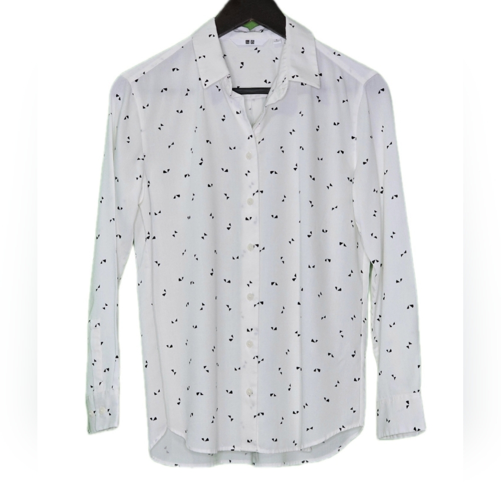 Uniqlo Women's Long Sleeve Rayon Blouse w/ Black Pattern on White Fabric, Small